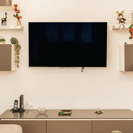 Polonghera - Alps Skyline & Polytechnic Apartment