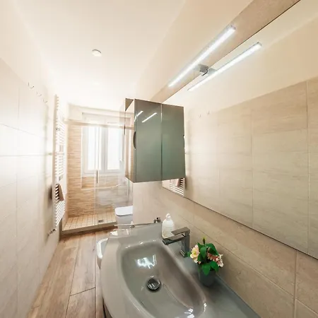 Polonghera Residence - Skyline & Polytechnic Apartamento *